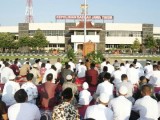 Solat Idul Adha di Mapolda Jatim,  Usai Solat Bagikan  13 dari 28 Sapi dan 11 Kambing ke Panti Asuhan dan Masjid