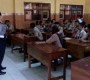 Kanit Lantas Polsek Wlingi Binluh Pelajar SMK PGRI