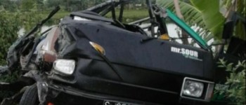 Mobil Hancur, Laka Lantas Sebabkan Satu Tewas